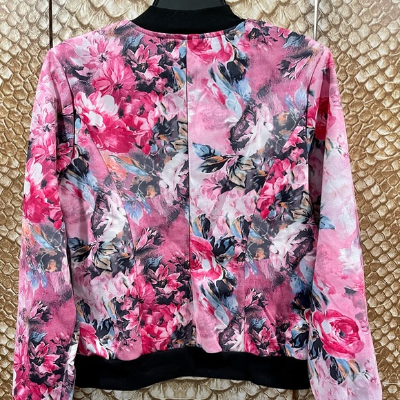 Pink Floral 🌸 Satin Jacket Size Small 🌸 NEW! - Picture 12 of 15